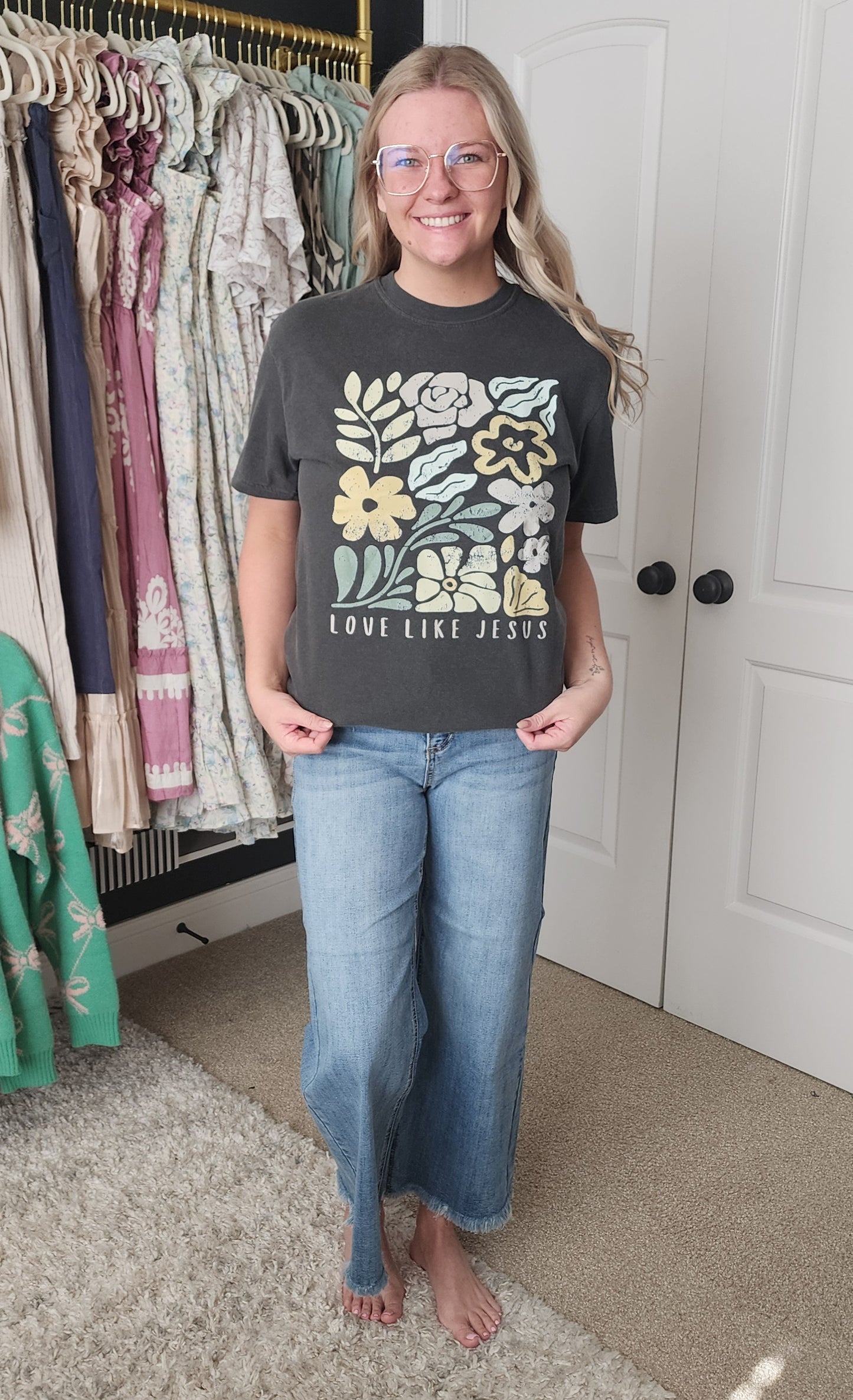 Love Like Jesus Tee