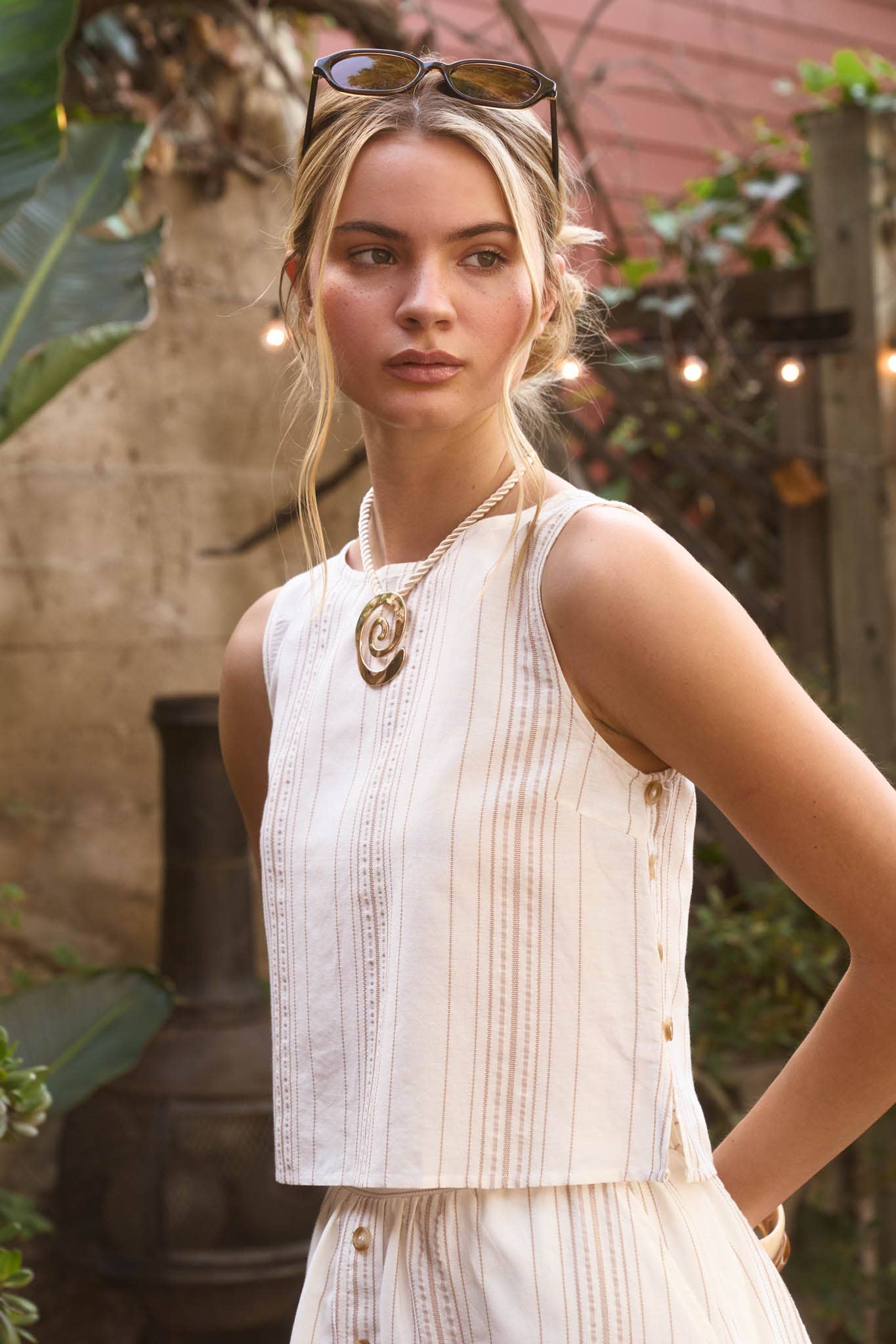 Side Button Detail Top