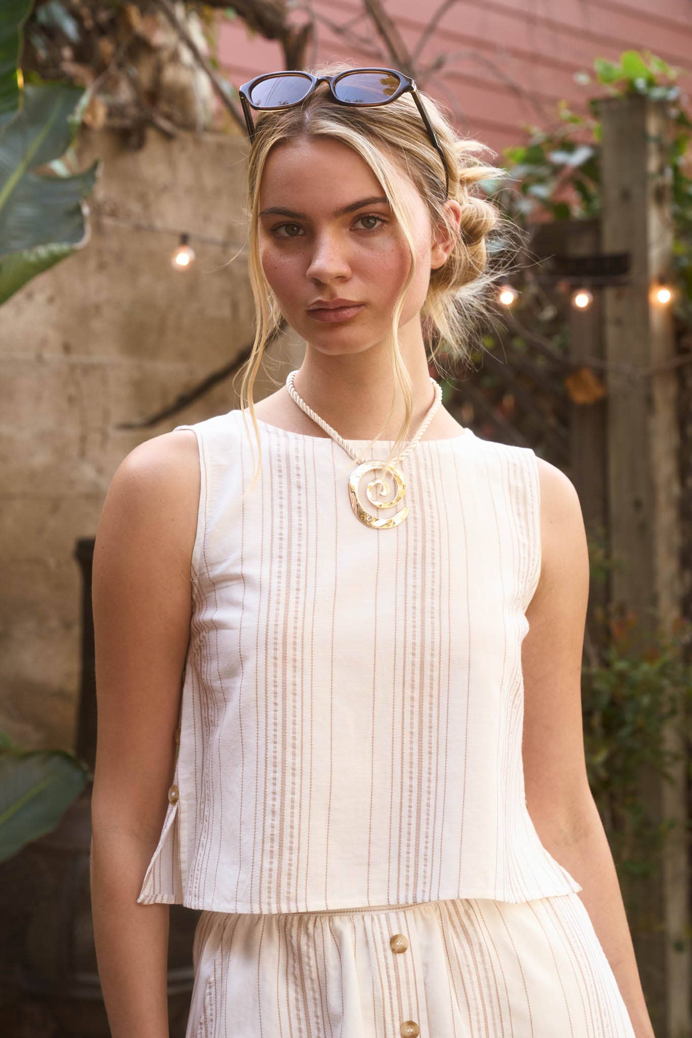 Side Button Detail Top